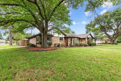 900 Purdue Dr, Arlington, TX 76012