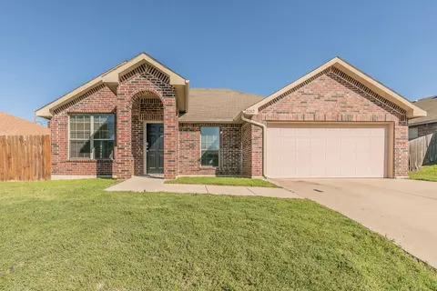 5212 Hill Ridge Dr, Fort Worth, TX 76135