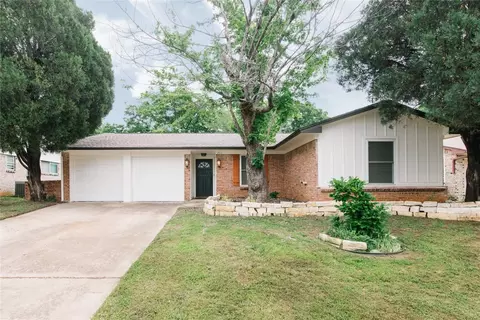 2111 Westwood Dr, Denton, TX 76205