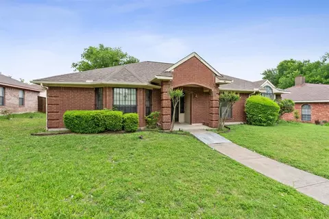 468 Derby Ln, Desoto, TX 75115