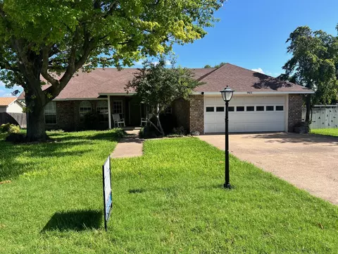 Exterior - 903 W Barnes Ave, Comanche, TX 76442 photo 11 of 11