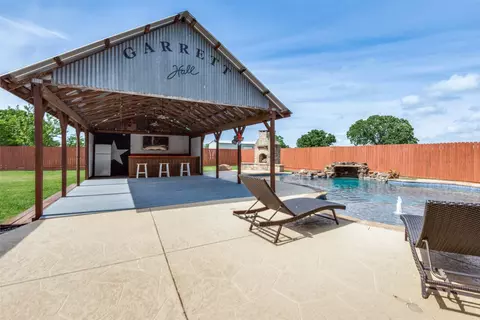1091 Oak Hollow Ln, Combine, TX 75159