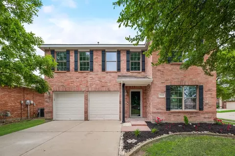 2804 Grandview Dr, Grand Prairie, TX 75052