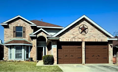 908 Rustic Dr, Fort Worth, TX 76179