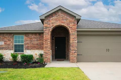 1805 Crimson Ave, Farmersville, TX 75442