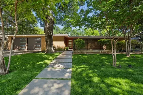 2809 Hartwood Dr, Fort Worth, TX 76109