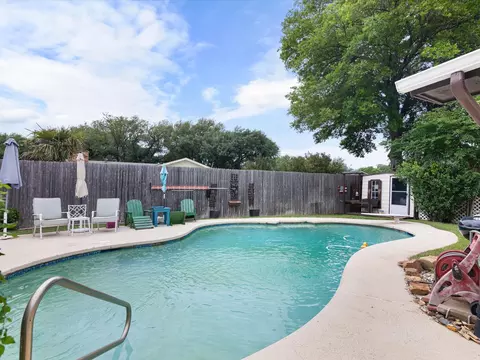 2604 Woodside Dr, Arlington, TX 76016