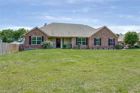 1174 Meadow Hill Dr, Lavon, TX 75166