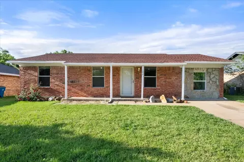 106 Liesa St, Alvarado, TX 76009