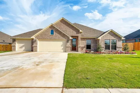 312 Trail Dust Dr, Godley, TX 76044