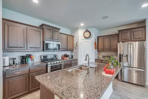 1205 Pacifica Trl, Cleburne, TX 76033 photo 6