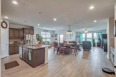 1205 Pacifica Trl, Cleburne, TX 76033 photo 5