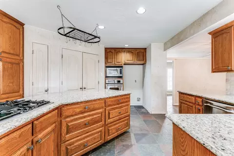 Kitchen - 4154 Cedar Dr, Grapevine, TX 76051 photo 4 of 4