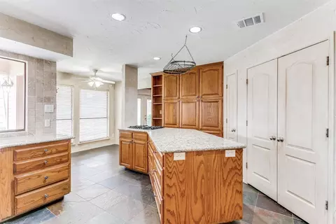 Kitchen - 4154 Cedar Dr, Grapevine, TX 76051 photo 3 of 4