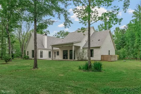 Exterior - 300 Docs Prvt Dr, Stonewall, LA 71078 photo 5 of 7