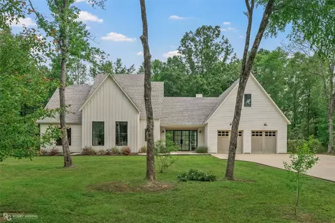 300 Docs Prvt Dr, Stonewall, LA 71078