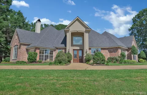 1031 Waters Edge Cir, Shreveport, LA 71106