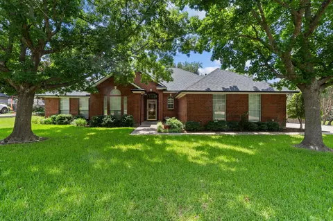 804 Oak Crest Rd, Burleson, TX 76028