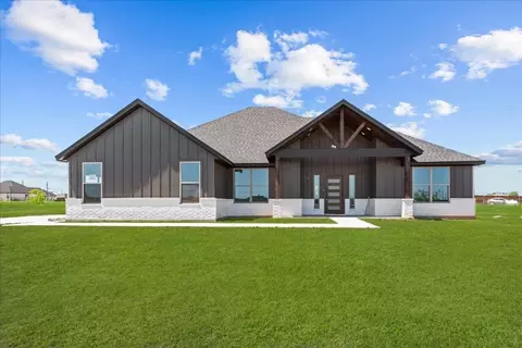 6033 Huckleberry Ln, Joshua, TX 76058