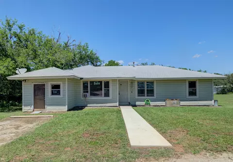 305 Gose Lee Ln, Alvord, TX 76225
