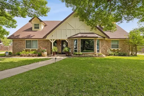 6208 Glengarry Ct, North Richland Hills, TX 76180