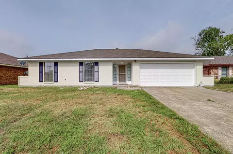 2709 Yale Dr, Rowlett, TX 75088