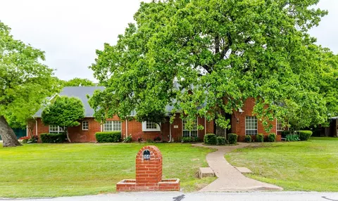 104 Mustang Trl, Shady Shores, TX 76208