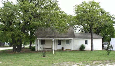 301 Grand St, Montague, TX 76251