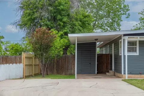 Exterior - 904 E Fitzgerald St, Bangs, TX 76823 photo 15 of 17