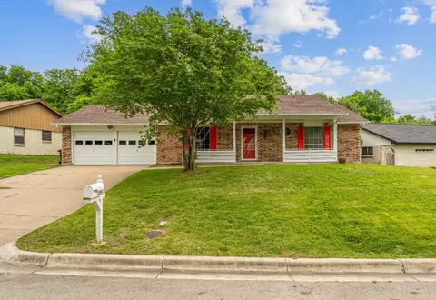 2891 Elsinor Dr, Fort Worth, TX 76116
