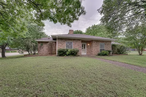 203 Greenstone Cir, Duncanville, TX 75116