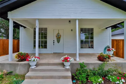 1117 E Pulaski St, Fort Worth, TX 76104