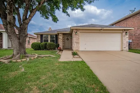 3904 Irish Setter Dr, Fort Worth, TX 76123