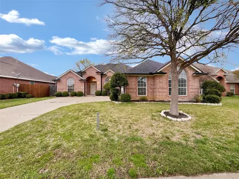 8428 Emerald Cir, North Richland Hills, TX 76180