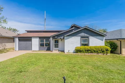103 Black Forest Dr, Weatherford, TX 76086
