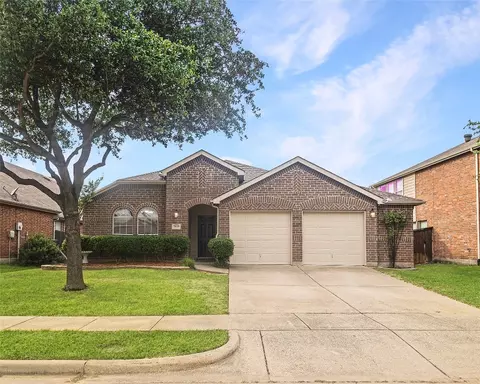 1004 Kimbro Dr, Forney, TX 75126