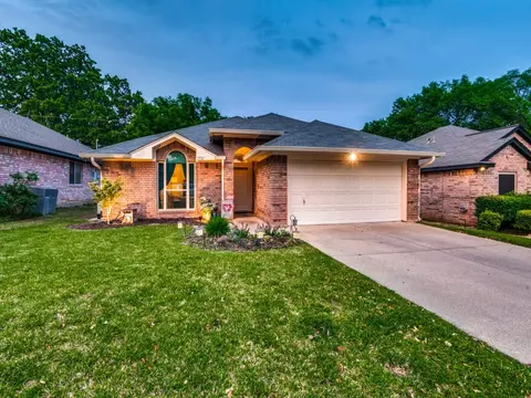 5721 Autumn Wheat Trl, Arlington, TX 76017