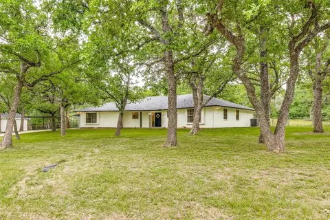 785 Carol Ln, Burleson, TX 76028
