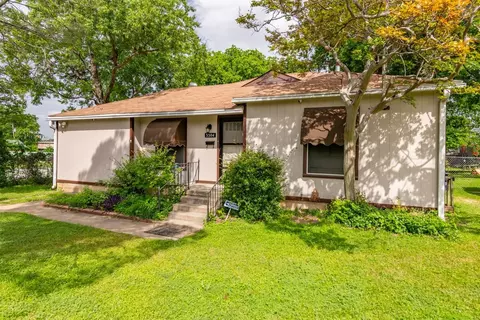 3304 Grover Ave, Fort Worth, TX 76106