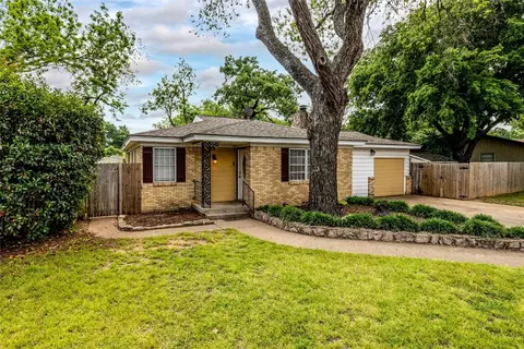 26 Page St, Hurst, TX 76053