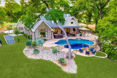 2012 Blue Ridge Dr, Cedar Hill, TX 75104