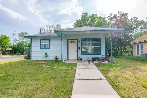 1617 2nd St, Brownwood, TX 76801