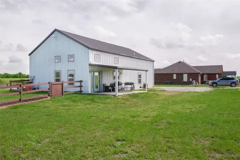 Exterior - 5828 County Road 1093, Celeste, TX 75423 photo 6 of 10