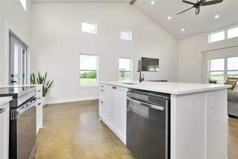 Kitchen - 5828 County Road 1093, Celeste, TX 75423 photo 4 of 5