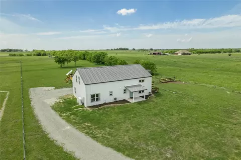 Exterior - 5828 County Road 1093, Celeste, TX 75423 photo 2 of 10