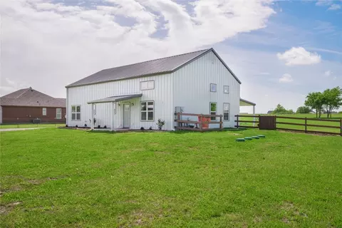 Exterior - 5828 County Road 1093, Celeste, TX 75423 photo 5 of 10
