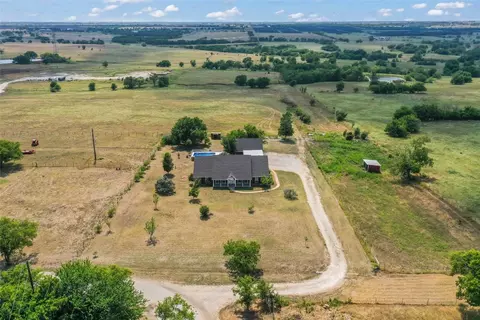 9350 Bernard Rd, Sanger, TX 76266