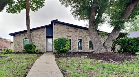 5722 Kerry Ln, Garland, TX 75043