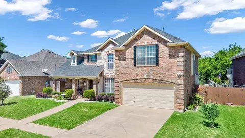 4541 Creekside Dr, Haltom City, TX 76137