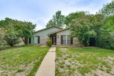 5733 Valley Mills Dr, Garland, TX 75043